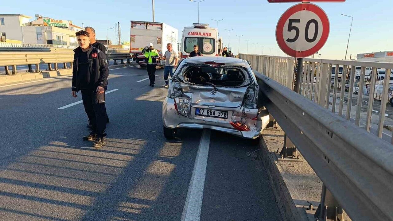 Beton mikseri otomobile arkadan çarptı 2 yaralı Alanya Televizyonu ATV