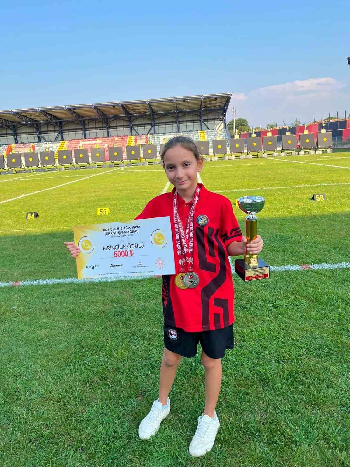 Manavgatlı sporcular Türkiye Okçuluk Şampiyonası'nda 1 altın, 1 gümüş madalya kazandı