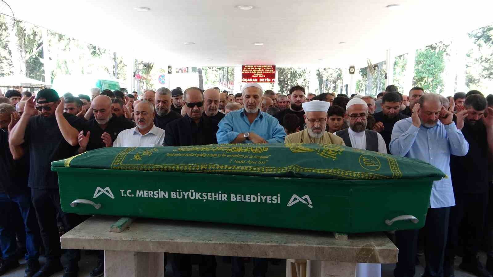 Belçika'da polis tarafından vurulduğu öne sürülen 4 çocuk babası Mersin'de defnedildi