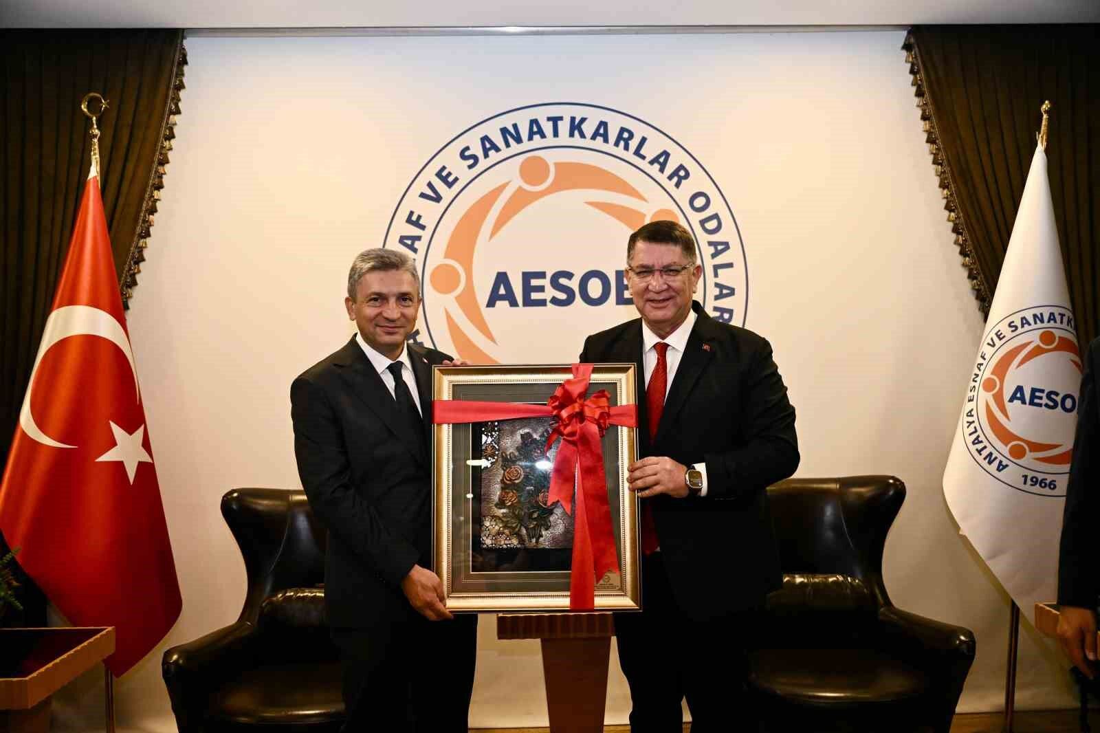 Vali Şahin: 'Esnafımız, toplumsal hayatın temeli'