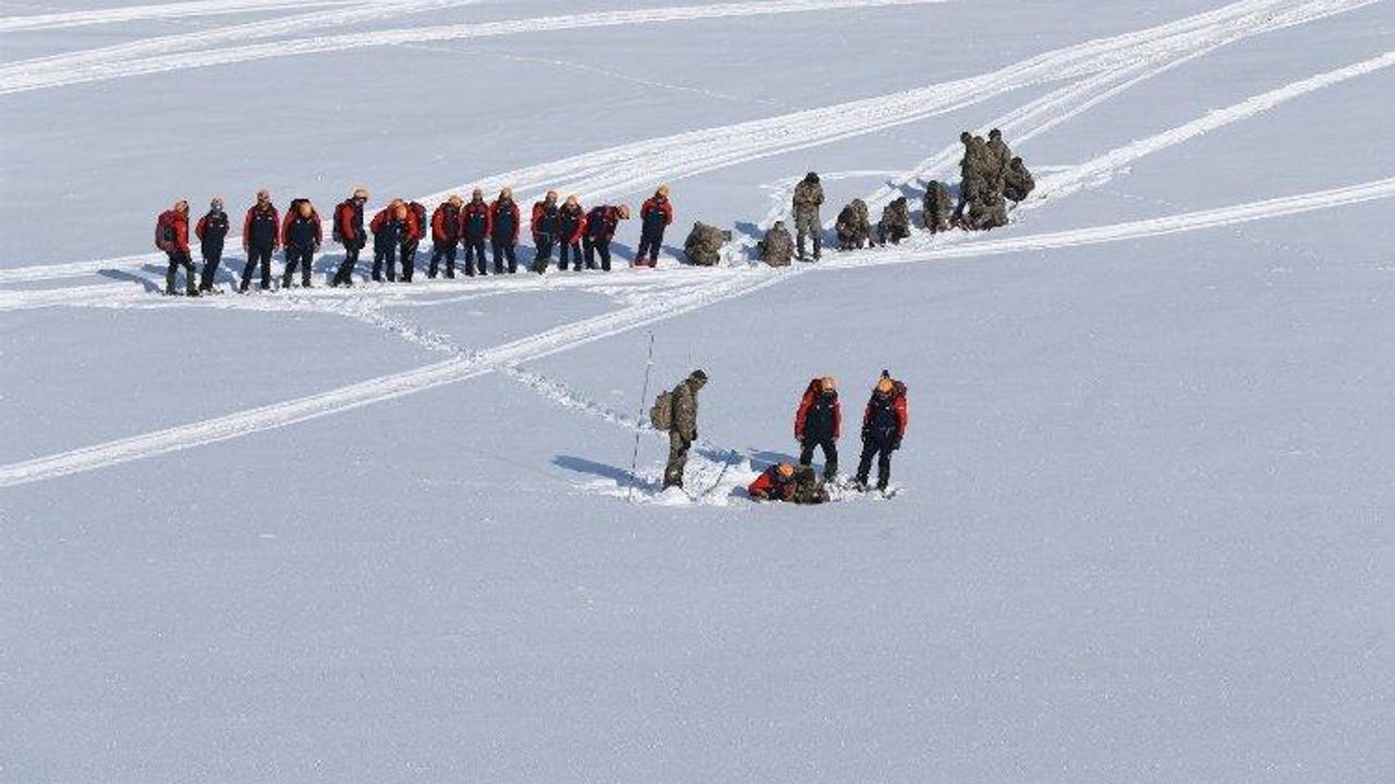 4 bin çığ yatağı olan Van'da çiğ timi kuruldu