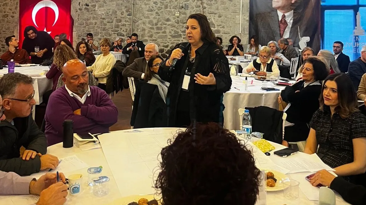 İzmir’den “Nitelikli ve Çağdaş Eğitim Çalıştayı”