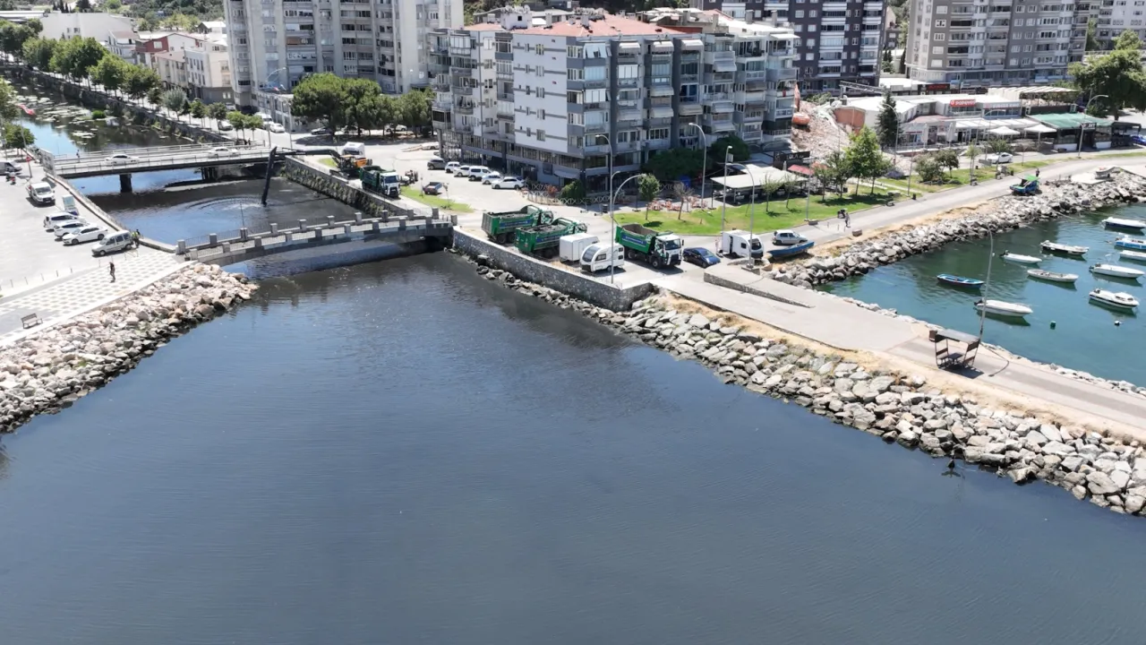 Bursa Büyükşehir’den Karsak Deresi’nde temizlik atağı