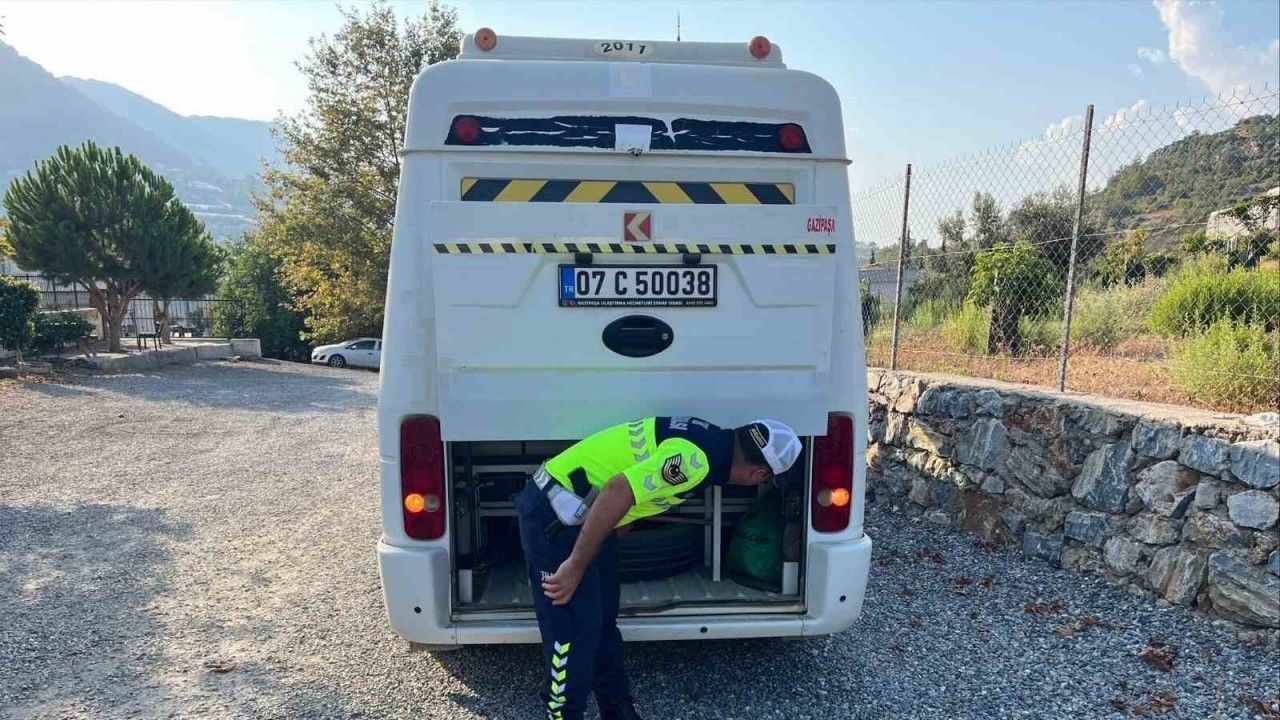 Gazipaşa’da jandarma ve polisten servislere sıkı denetim