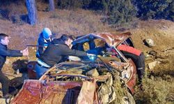 Burdur’da kontrolden çıkan otomobil takla attı: 1’i ağır 2 yaralı