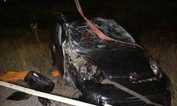 Takla atan araçtan fırlayarak ağır yaralanan 22 yaşındaki sürücü hayatını kaybetti