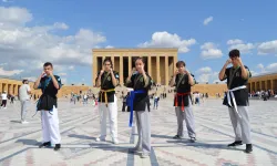 Alpagut Turan Federasyonu Anıtkabir'e çıkartma yaptı