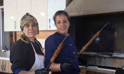 16 yıllık gelin ve görümce kebap tezgahında birlikte mesai yapıyor