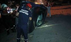 Dörtyol’da yan yatan otomobilin sürücüsü yaralandı