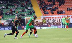 Trendyol Süper Lig: Alanyaspor: 1 - Kayserispor: 0 (İlk yarı)