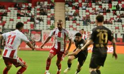 Trendyol Süper Lig: Antalyaspor: 0 - Trabzonspor: 0 (İlk yarı)