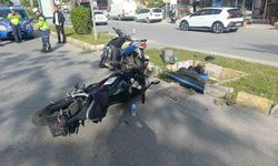 Yaya geçidine dönmeye çalışırken kaza yaptı: 1 yaralı