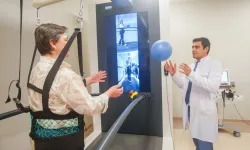 Robotik rehabilitasyonla felçli hastalar yeniden yürüyor!