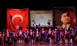 Büyükşehir kreşlerinde 208 öğrenci kep fırlatıp mezun oldu
