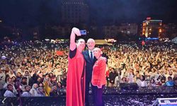 Gül festivalinde sağanak altında Kıraç rüzgârı