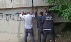 Parklar ve köprü altlarında uyuşturucu kullanan 45 kişi yakalandı