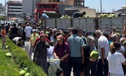 Başkandan çiftçiye destek, vatandaşa serinleten ikram