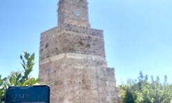 Antalya’nın simgesi Saat Kulesi’nin saati aylardır doğru zamanı göstermiyor