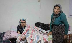 80 yaşındaki anne, 61 yaşındaki bedensel engelli kızına ömrünü adadı