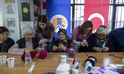 Alzheimer hastaları sanat terapisiyle hayata tutunuyor