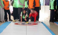 Antalya’da kız çocukları Floor Curling ile tanıştı