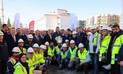 Bakan Kurum: "Son tuğlalarımızı koyuyor, son çivilerimizi çakıyoruz"