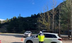 Burdur’da jandarma ekipleri tarafından trafik denetimleri devam ediyor