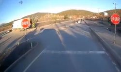 Burdur’da otomobil ile kamyon çarpıştı: Kaza anı kamerada