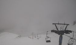 Davraz Kayak Merkezine mevsimin ilk karı düştü bazı noktalarda beyaza bürüdü