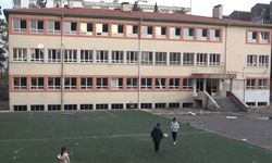 Kahramanmaraş’ta yarım asırlık okul yıkılmayı bekliyor