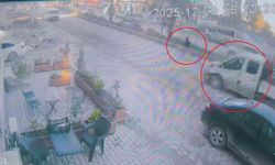 Koşarak karşıya geçen çocuk saniyelerle ölümden döndü