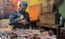 Osmaniyeli öğretmenin babaevi, ahşap atölyesi oldu