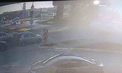 Otomobille çarpışan motosikletli yola savruldu: 1 yaralı