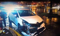 Otomobiller çarpıştı: 2 yaralı