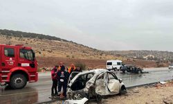 Otomobillerin hurdaya döndüğü kazada doktor öldü, 2 kişi de ağır yaralandı