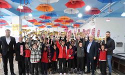 Sağlıkçılar, yatılı bölge okulu öğrencilerinin gönlüne dokundu