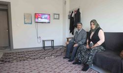 Yuvasına kavuşan depremzede vatandaş, "Bakanımız Murat Kurum gibi şantiye şefine can kurban"