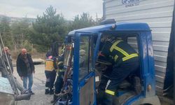 Isparta'da kamyonet ile mikser çarpıştı: 1 yaralı