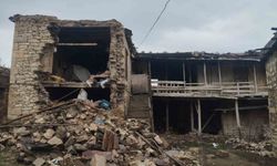 Komşusu 'adam öldü evi de yıkıldı' dedi o anda ev çöktü