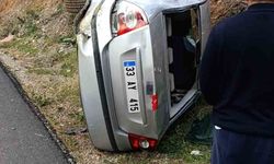 Osmaniye'de kontrolden çıkan otomobil devrildi