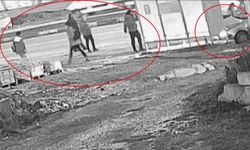 Zincirleme kazada durağa dalan otomobilden kaçarak kurtuldular: O anlar kamerada