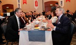 Adana'da koruyucu aileler ve çocukları iftarda buluştu