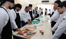 ALKÜ'lü öğrenciler Uzak Doğu mutfağını uzmanından öğreniyor