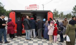 Asrın felaketinin üçüncü yılında deprem şehitliğinde vefa nöbeti