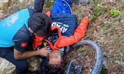 Bisiklet sürücüsü 10 metrelik şarampole yuvarlandı