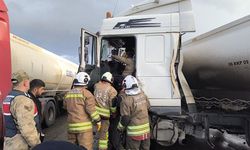 Dörtyol'da tırla çarpışan tankerin sürücüsü yaralandı