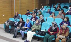 Finikeli kadınlara 'Çevre Dostu Çiftçi Kart' tanıtıldı