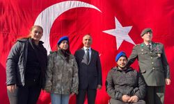 Hatay'da duygulandıran buluşma: Depremzede Beliz, 3 yıldır sakladığı emanetin sahibiyle bir araya geldi