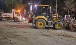 Isparta'da şiddetli fırtına cami külahını yerinden söktü