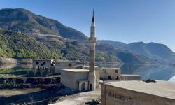 Kıbrıs'a içme suyu sağlayan baraj doldu, insan silueti ortaya çıktı